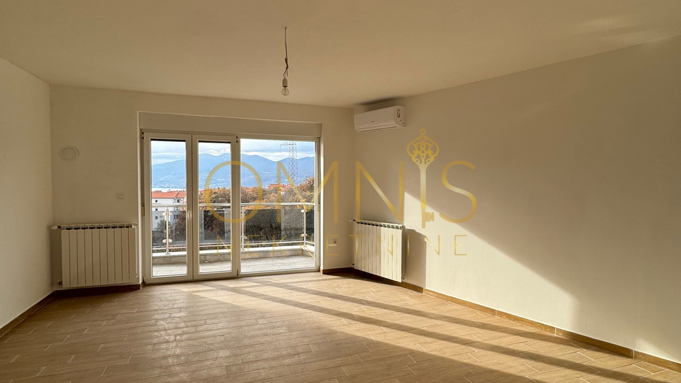 RIJEKA,GORNJI ZAMET - stan 100m2 PARKING,POGELD NA MORE