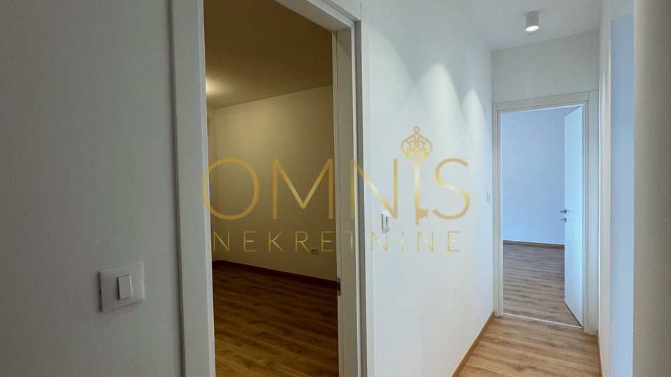 RIJEKA,KRIMEJA-stan 97m2 3skl BALKON!