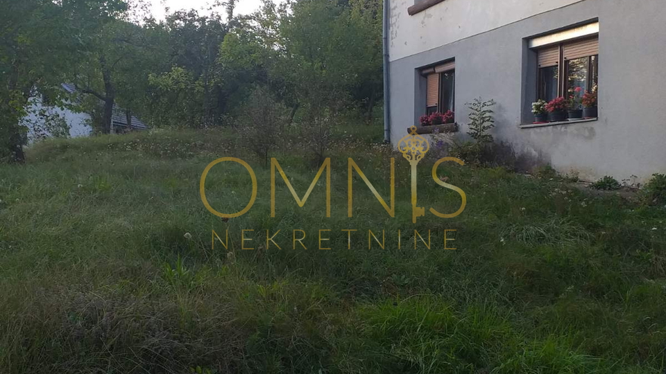 Vrbovsko - kuća sa velikom okućnicom