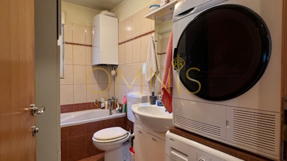 RIJEKA, VIŠKOVO- stan, okućnica, dodatni prostor uređen kao stan!!!