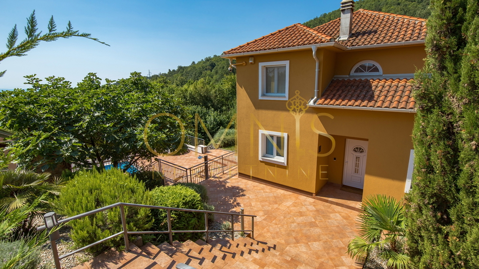 OPATIJA, VEPRINAC- samostojeća kuća, velika okućnica, prekrasan pogled!!