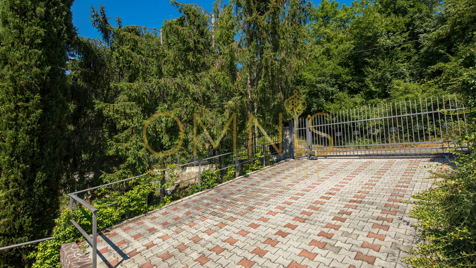 OPATIJA, VEPRINAC- samostojeća kuća, velika okućnica, prekrasan pogled!!