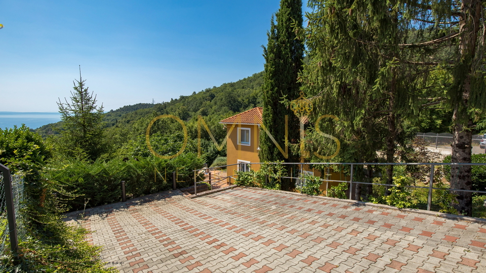 OPATIJA, VEPRINAC- samostojeća kuća, velika okućnica, prekrasan pogled!!