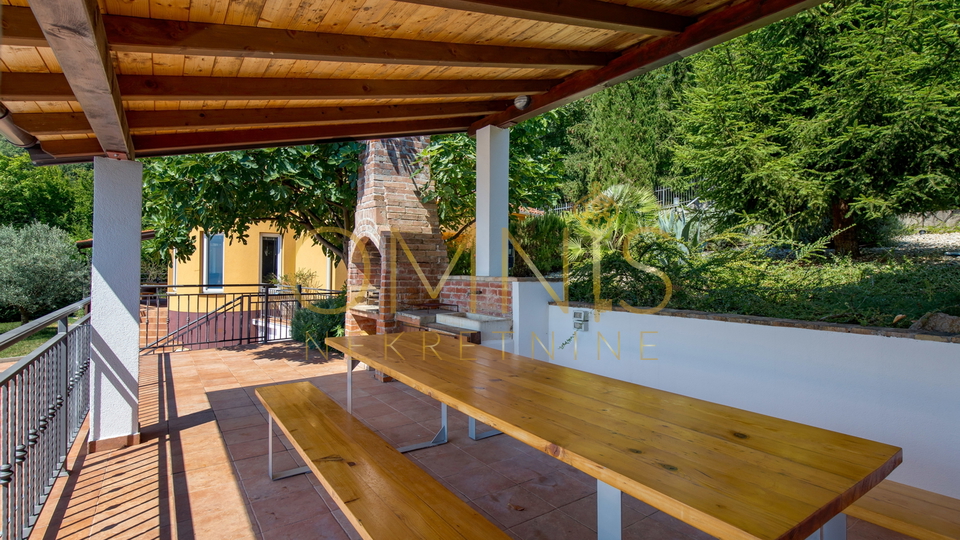 OPATIJA, VEPRINAC- samostojeća kuća, velika okućnica, prekrasan pogled!!