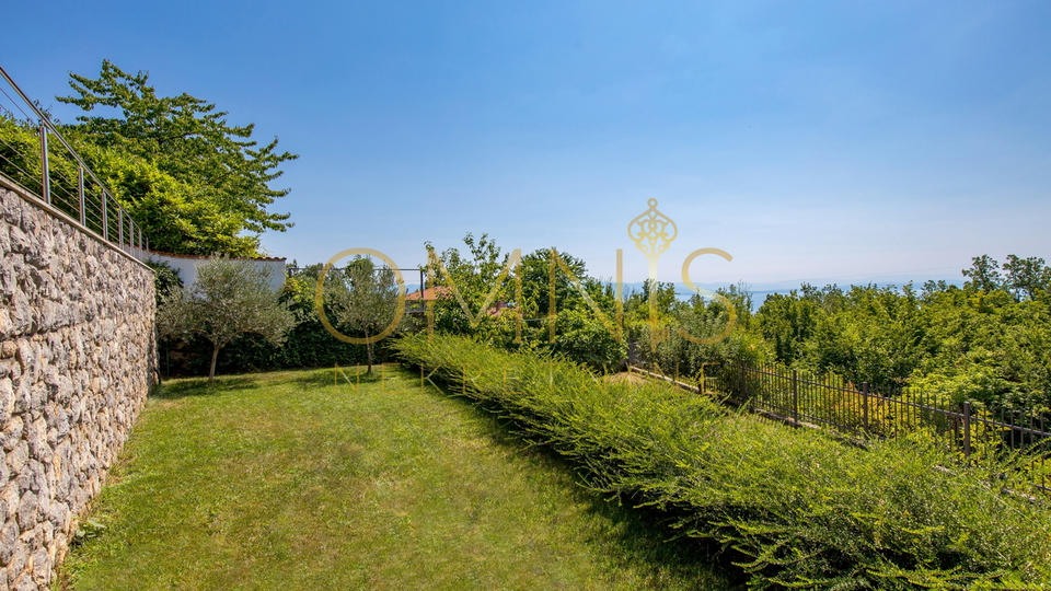 OPATIJA, VEPRINAC- samostojeća kuća, velika okućnica, prekrasan pogled!!