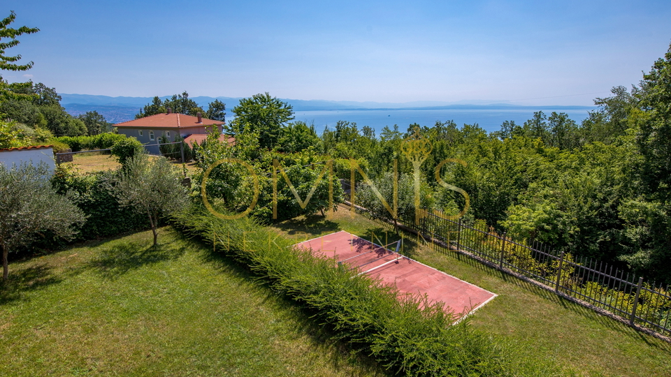 OPATIJA, VEPRINAC- samostojeća kuća, velika okućnica, prekrasan pogled!!