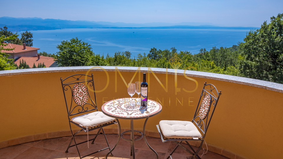 OPATIJA, VEPRINAC- samostojeća kuća, velika okućnica, prekrasan pogled!!