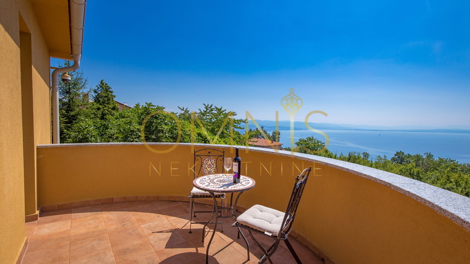 OPATIJA, VEPRINAC- samostojeća kuća, velika okućnica, prekrasan pogled!!