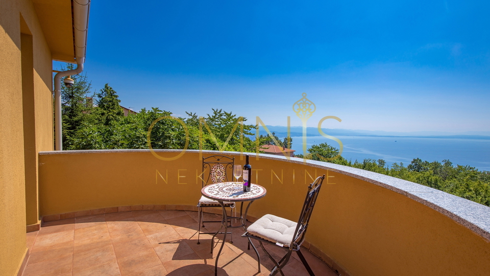 OPATIJA, VEPRINAC- samostojeća kuća, velika okućnica, prekrasan pogled!!