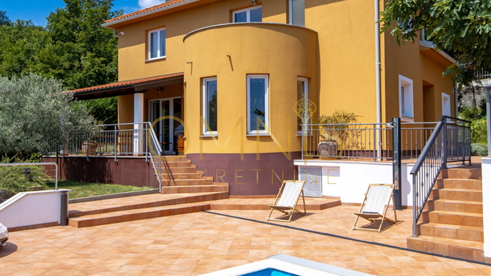 OPATIJA, VEPRINAC- samostojeća kuća, velika okućnica, prekrasan pogled!!