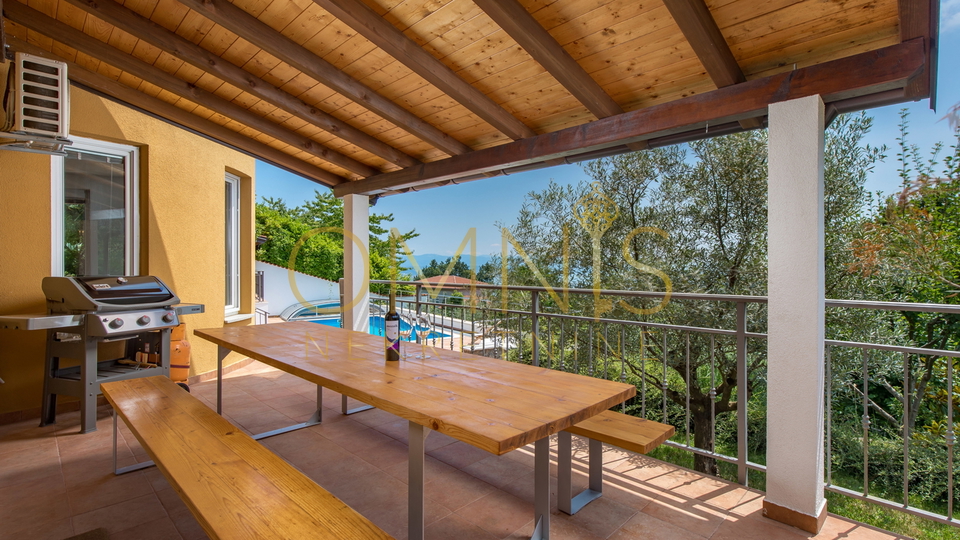 OPATIJA, VEPRINAC- samostojeća kuća, velika okućnica, prekrasan pogled!!