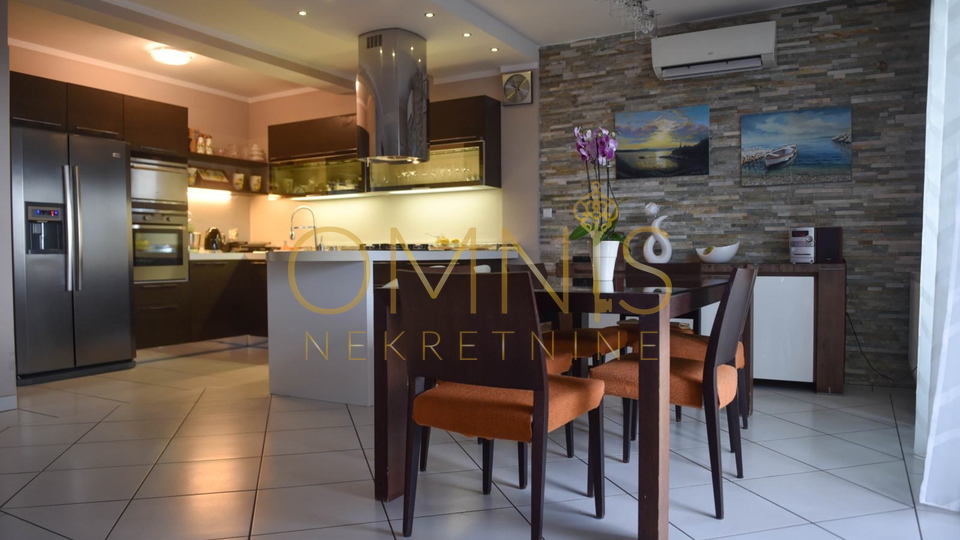 Exclusive two-story apartment, 186m2 – Rijeka, Drenova