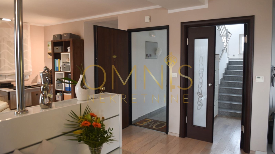 Exclusive two-story apartment, 186m2 – Rijeka, Drenova