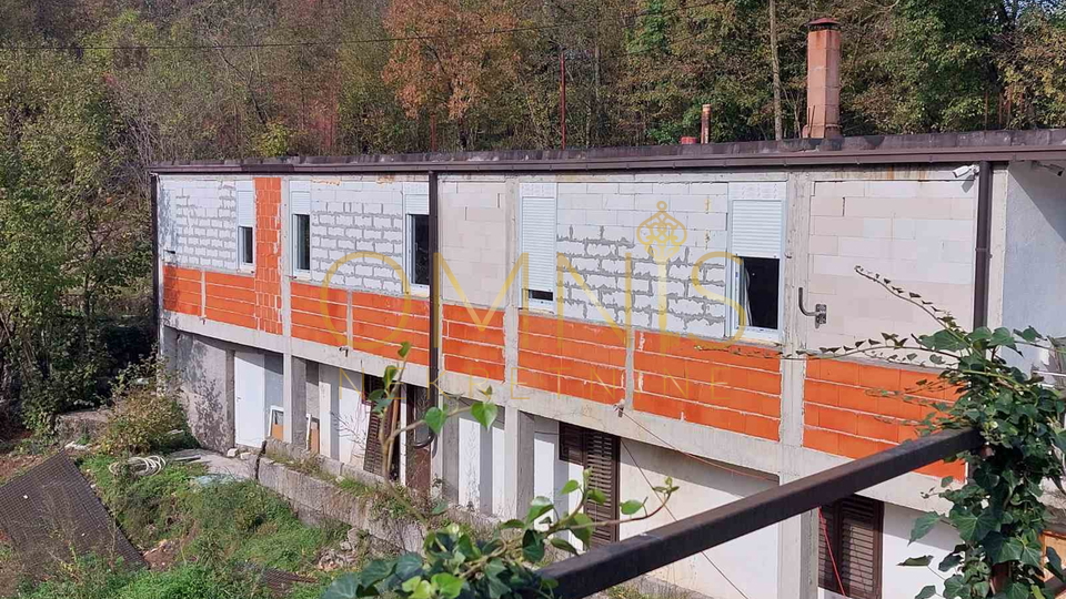 Viškovo,  Marčelji, poslovna zgrada sa zemljištem