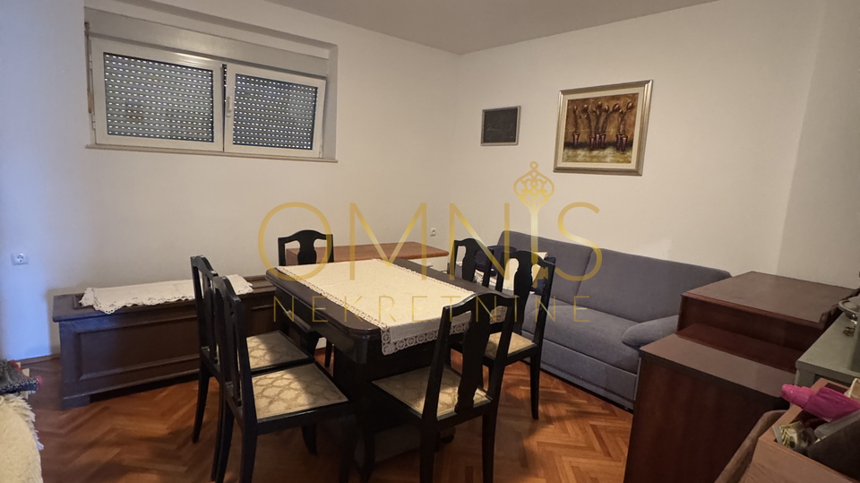 CRIKVENICA – Apartment with terrace, garden, and two cellars, only 200 m from the sea