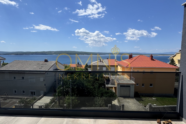 Stan s dvije terase i pogledom na more – Crikvenica