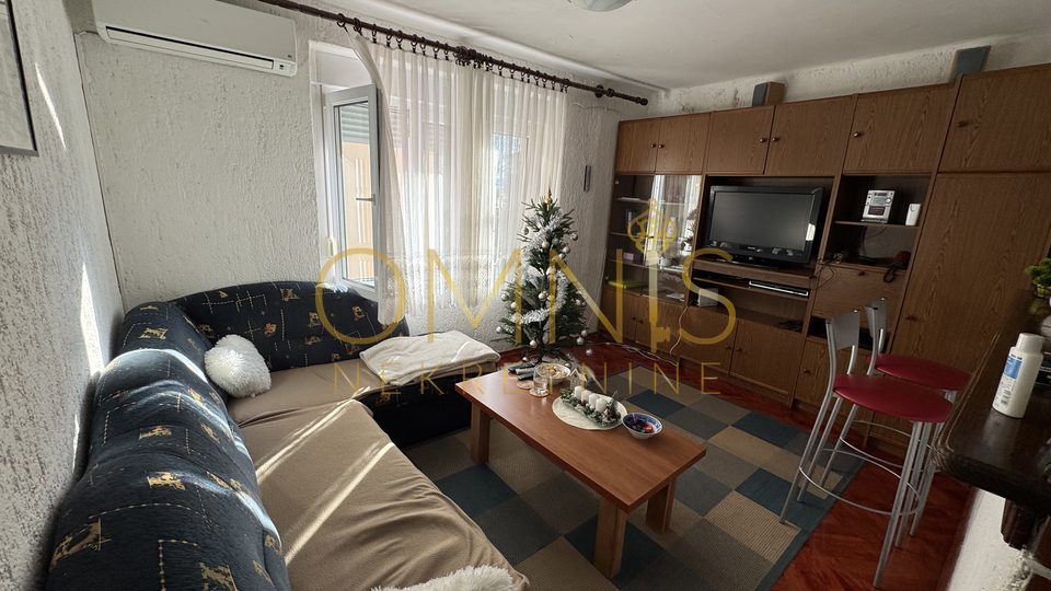 CRIKVENICA, CENTAR- stan, 40 m2, 1s + db, PRILIKA!!!