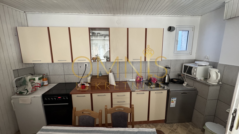 CRIKVENICA, CENTAR- stan, 40 m2, 1s + db, PRILIKA!!!