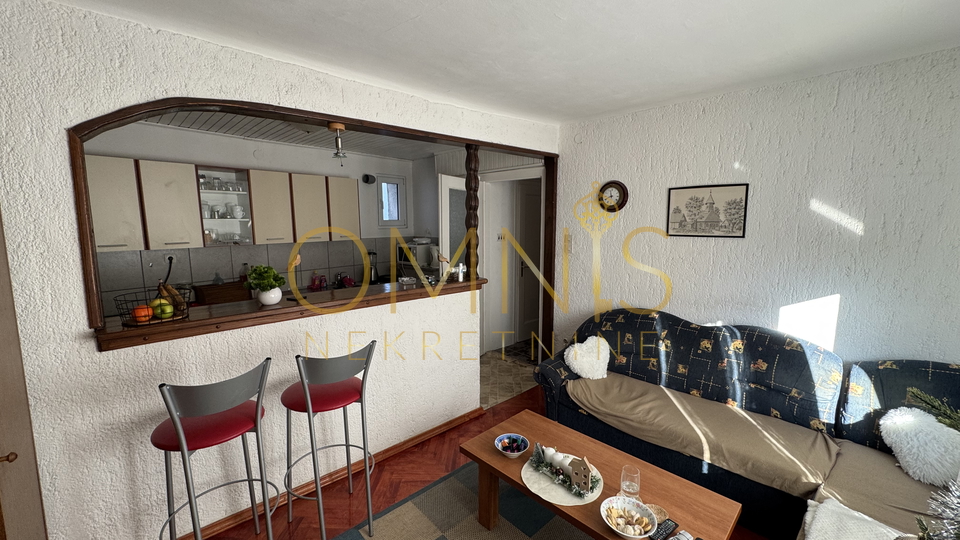 CRIKVENICA, CENTAR- stan, 40 m2, 1s + db, PRILIKA!!!