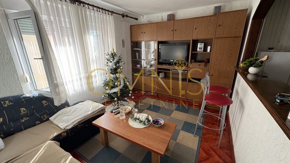 CRIKVENICA, CENTAR- stan, 40 m2, 1s + db, PRILIKA!!!