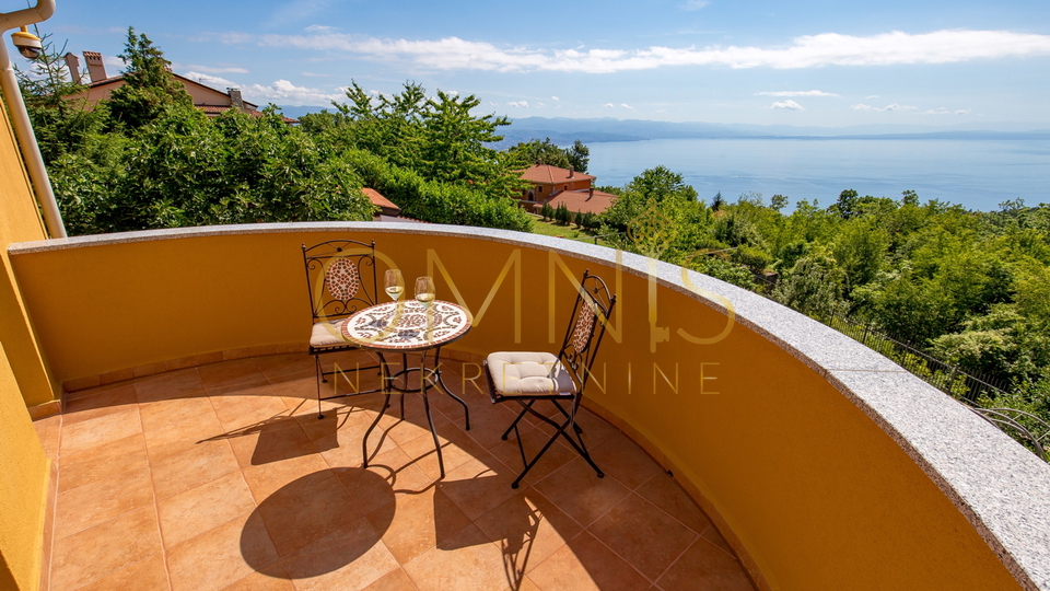 OPATIJA, VEPRINAC- samostojeća kuća, velika okućnica, prekrasan pogled!!