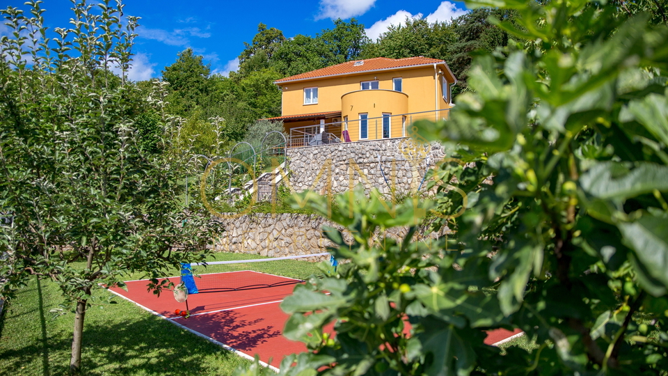 OPATIJA, VEPRINAC- samostojeća kuća, velika okućnica, prekrasan pogled!!