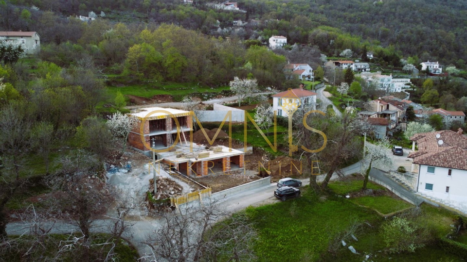OPATIJA, LOVRAN- dve samostojeće kuće u roh bau fazi!!