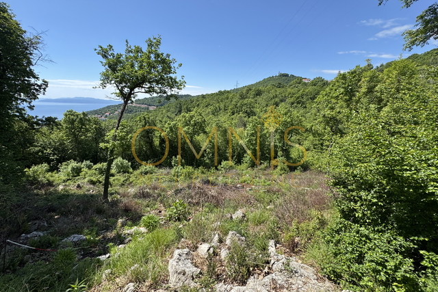 OPATIJA, BREGI- odličan građevinski teren s dozvolom!!