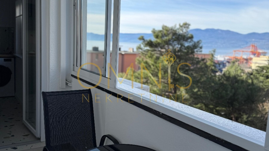 Najam novoadaptiranog dvosobnog stana s pogledom na more – Donja Vežica