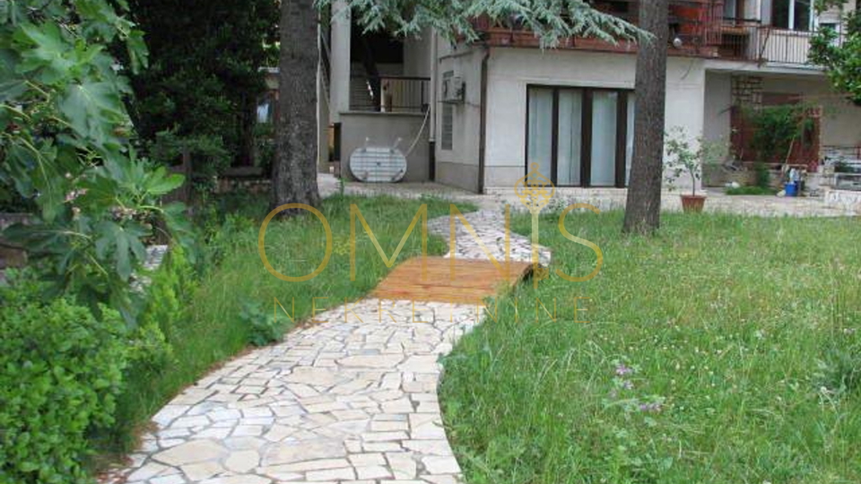 Kostrena - 3 bedrooms + dining room, parking, for rent!