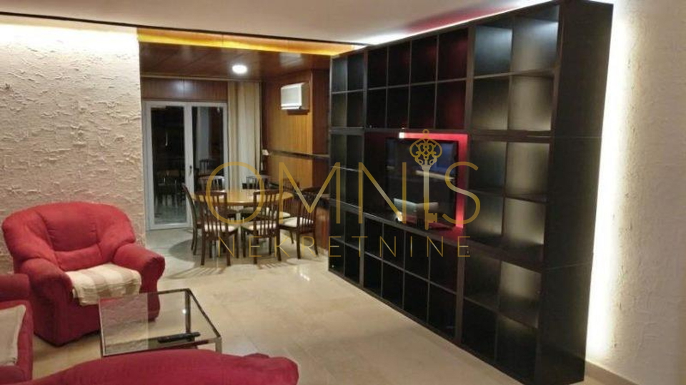 Kostrena - 3 bedrooms + dining room, parking, for rent!