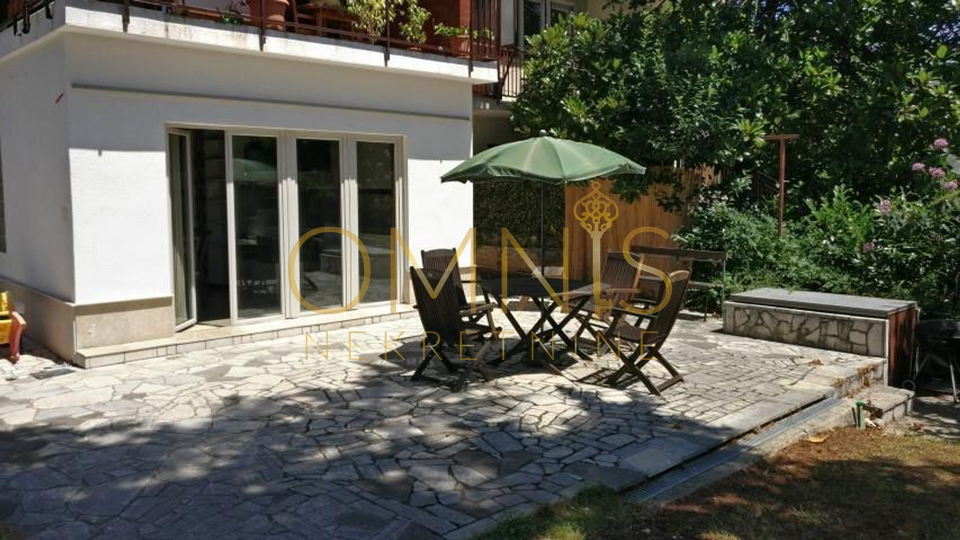 Kostrena - 3 bedrooms + dining room, parking, for rent!
