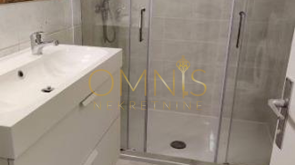 Kostrena - 3 bedrooms + dining room, parking, for rent!