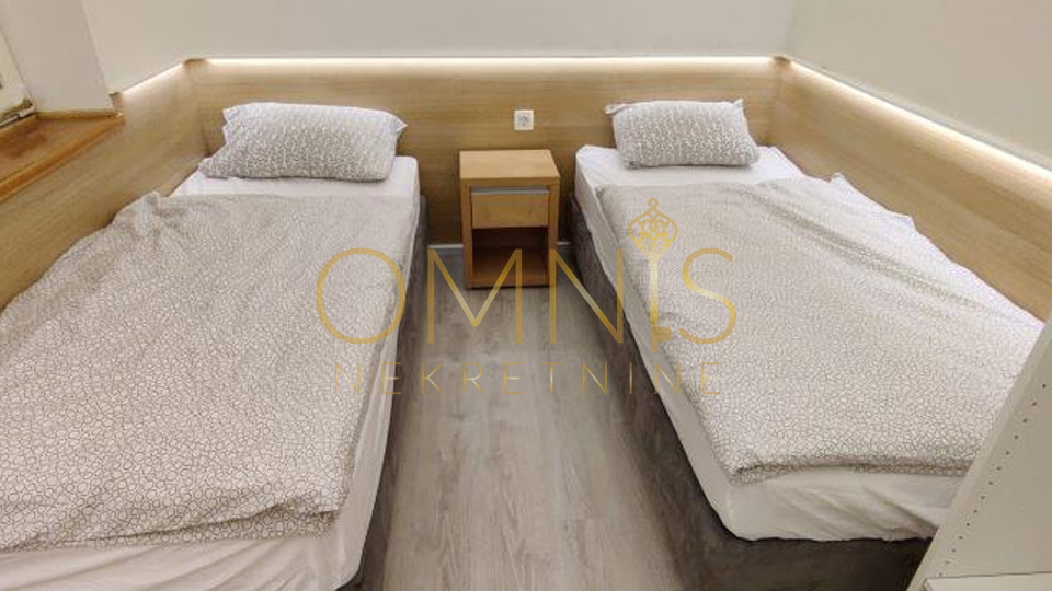 Kostrena - 3 bedrooms + dining room, parking, for rent!