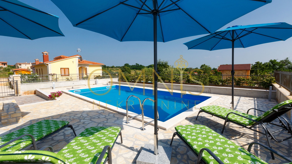 KAŠTELIR, LABINCI- samostojeća kuća, bazen, okućnica!