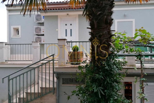 Semi-detached House for Sale – Crikvenica, 145 m²