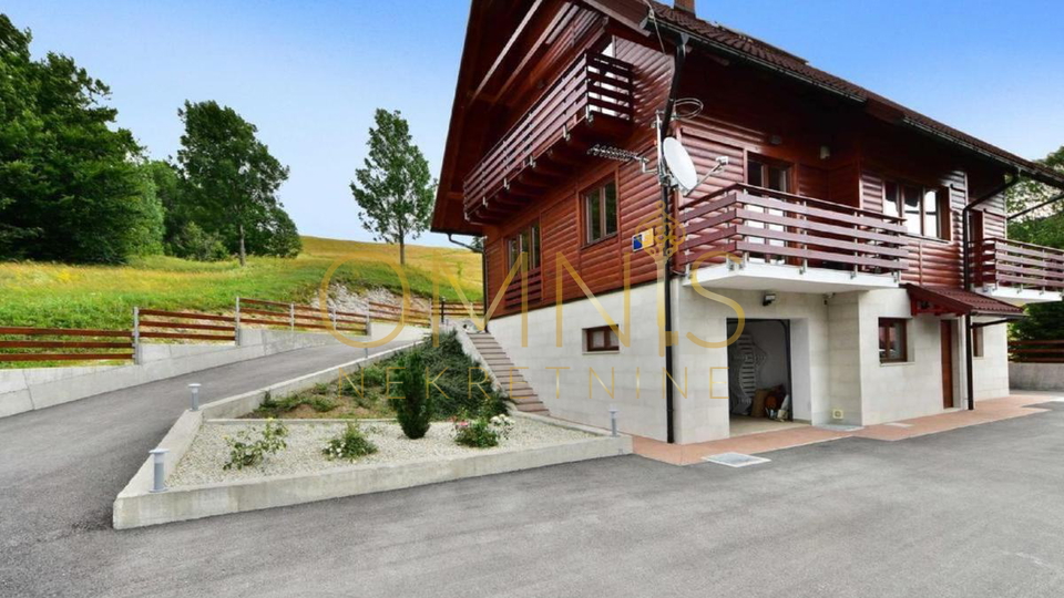 Kuća, Gorski kotar, Mrkopalj, Begovo Razdolje, 300.00 m2
