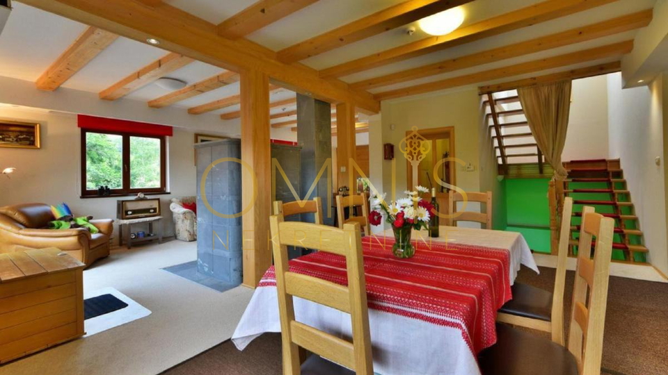 Kuća, Gorski kotar, Mrkopalj, Begovo Razdolje, 300.00 m2