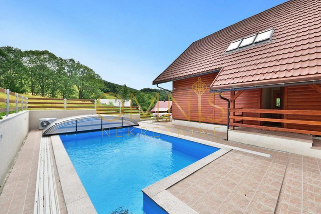Kuća, Gorski kotar, Mrkopalj, Begovo Razdolje, 300.00 m2