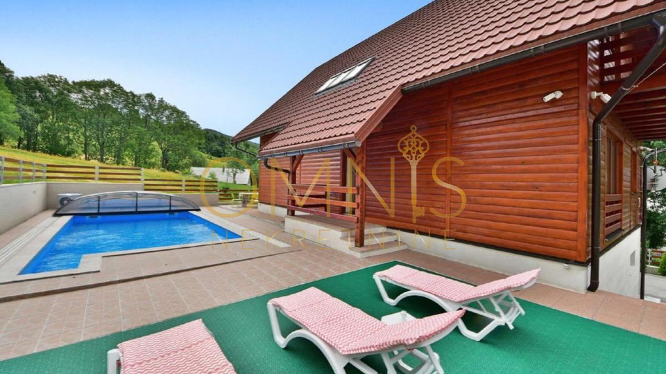Kuća, Gorski kotar, Mrkopalj, Begovo Razdolje, 300.00 m2