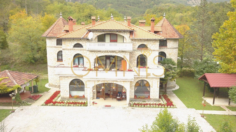 Prodaja – Kamena Kuća s Pansionom, Buzet
