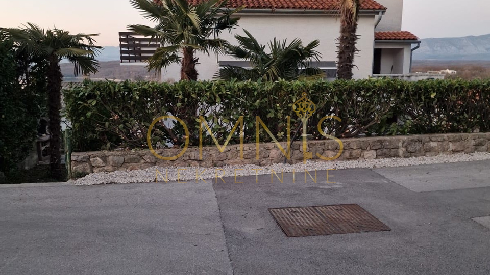 Samostojeća kuća s prekrasnim pogledom na more – Njivice, 217 m²