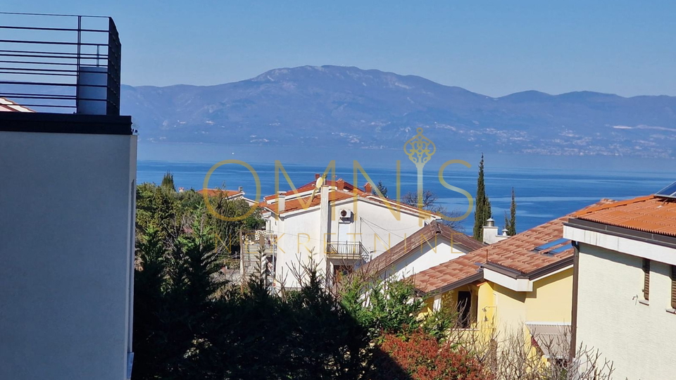 Samostojeća kuća s prekrasnim pogledom na more – Njivice, 217 m²