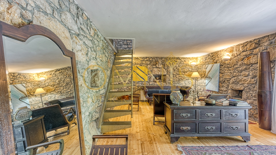 House, 275 m2, For Sale, Krk - Bajčići