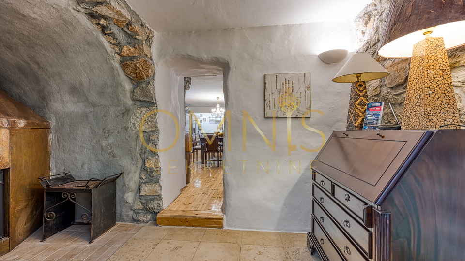 House, 275 m2, For Sale, Krk - Bajčići