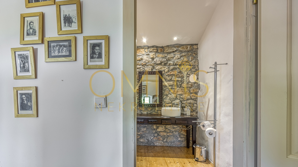 House, 275 m2, For Sale, Krk - Bajčići