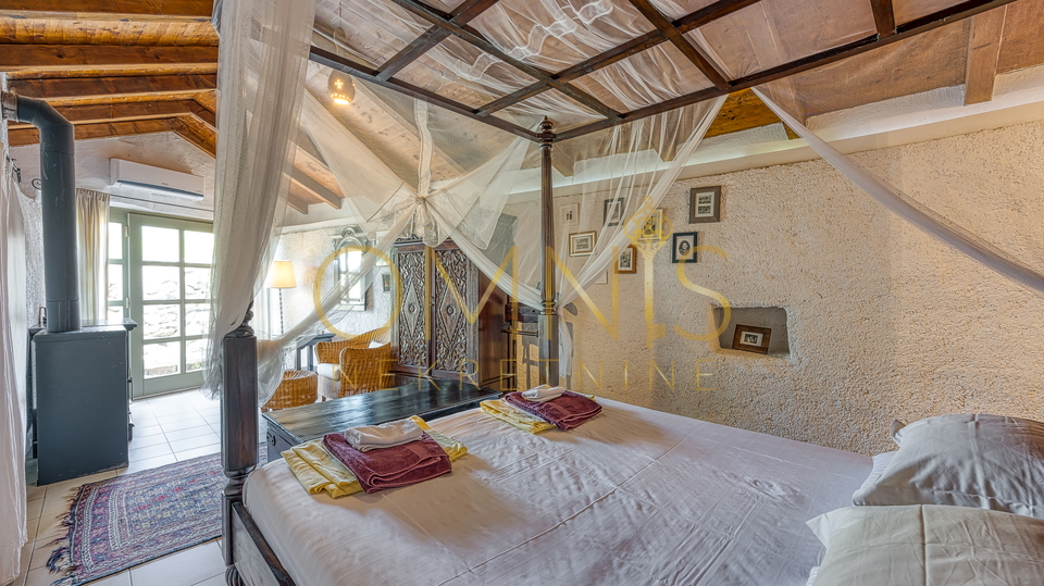 House, 275 m2, For Sale, Krk - Bajčići