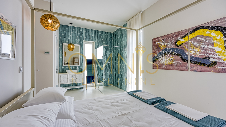 House, 275 m2, For Sale, Krk - Bajčići