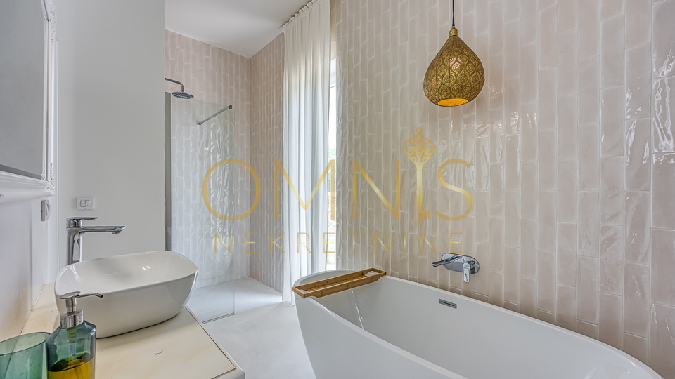 House, 275 m2, For Sale, Krk - Bajčići
