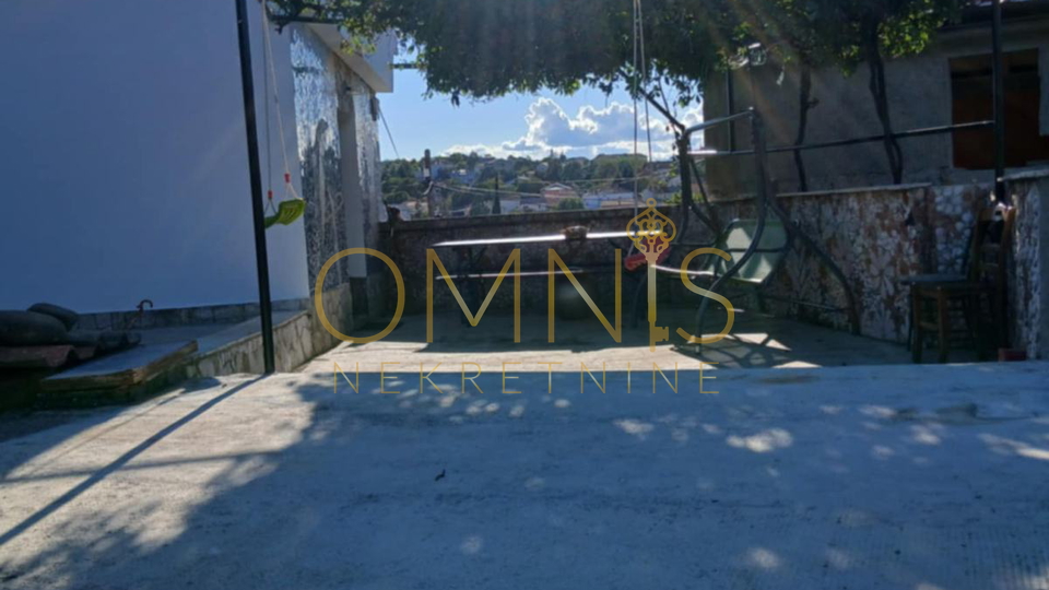 Obiteljska kuća s puno potencijala, 273m2, Čavle